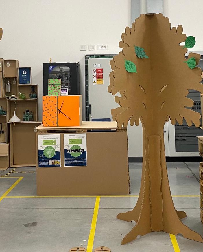 L’arte del riciclo creativo conquista il centro Amazon di Torrazza Piemonte