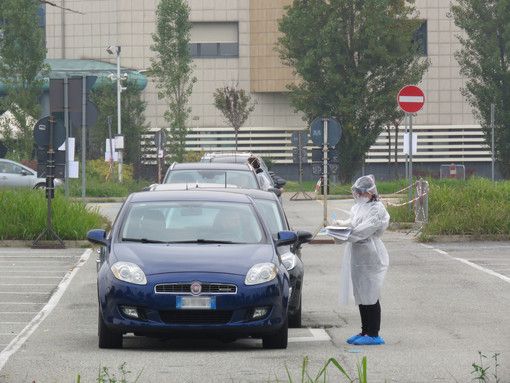 Otto ore in coda all'ospedale di Settimo, Rovasio scrive una lettera al presidente Cirio