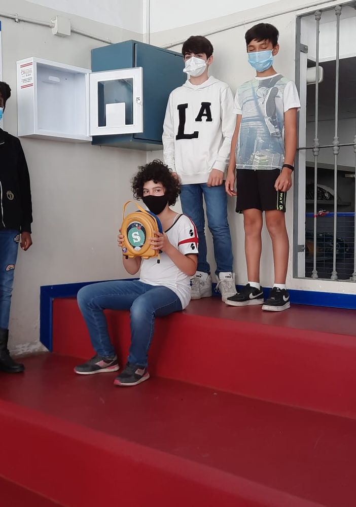 Un dono speciale per la scuola media Casalegno di Leini, Massasso: &quot;Può valere una vita&quot;