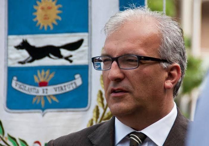 Il sindaco di Volpiano Emanuele De Zuanne