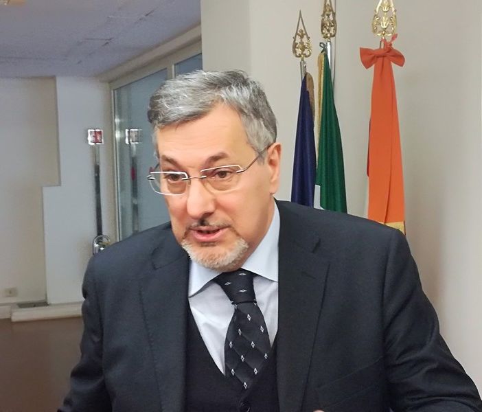 Medici e infermieri, la Regione prova a reclutare personale extracomunitario in regola con il permesso di soggiorno