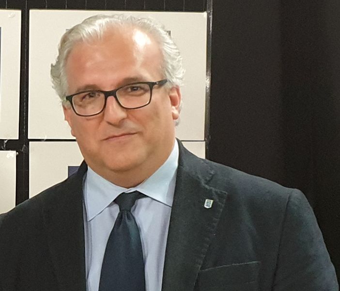 Il sindaco di Volpiano Emanuele De Zuanne