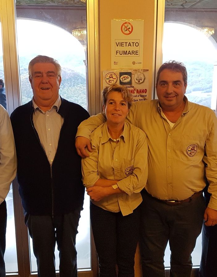 A Genova il pranzo natalizio degli amanti di bus e camion storici