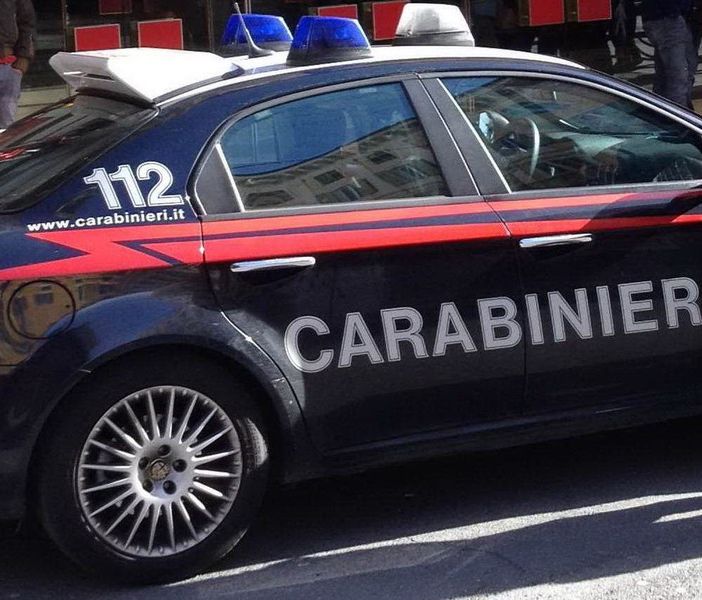 Un cadavere in evidente stato di decomposizione rinvenuto tra i campi di Volpiano