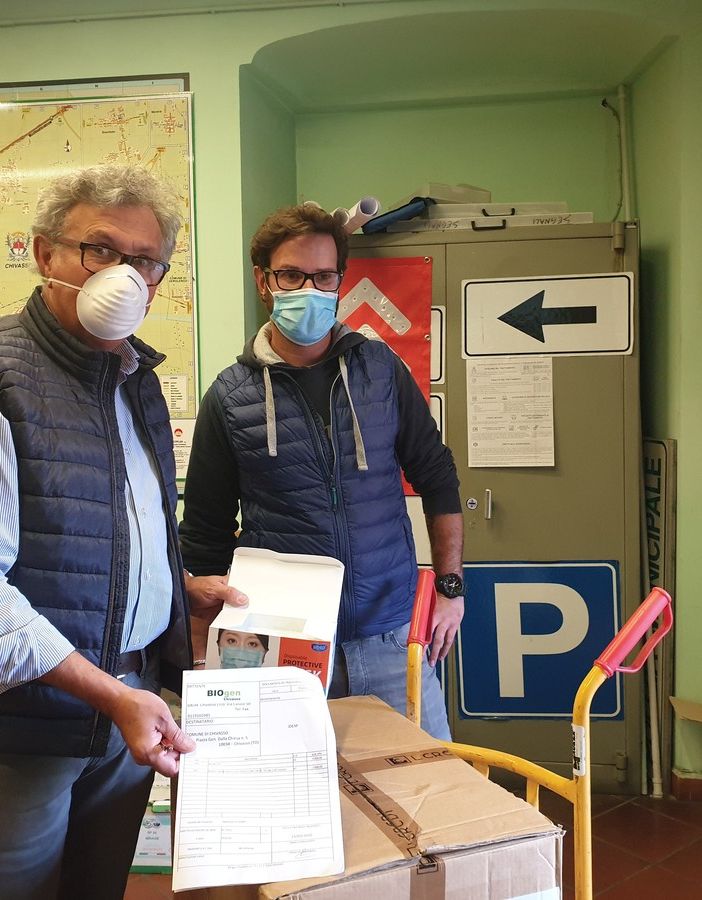 La consegna delle mascherine
