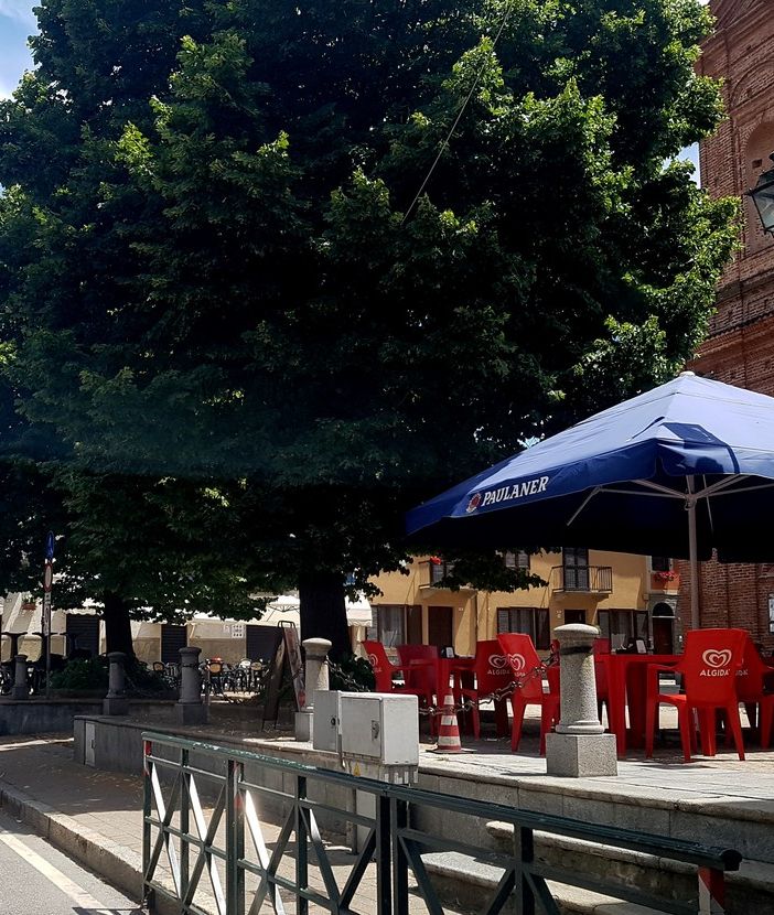 I dehors di piazza Vittorio Veneto a Brandizzo
