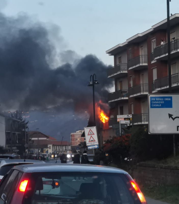 L'incendio scoppiato in città
