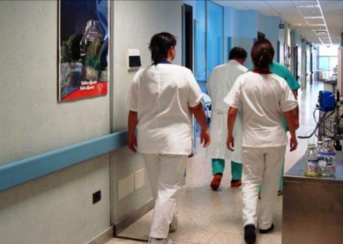 Ferie e recupero ore del personale sanitario: la Regione sospende il blocco