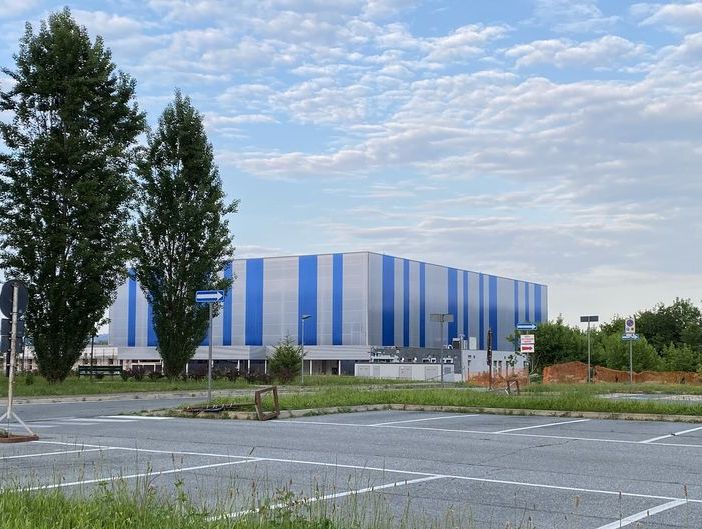 Palazzetto dello Sport, tutto pronto per l'inaugurazione. Il Comune di Settimo chiede &quot;aiuto&quot; per il nome