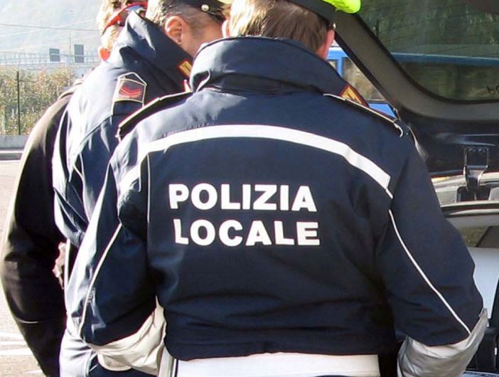 Fermato al posto di blocco per tre voltre: maxi multa per un uomo di Ivrea