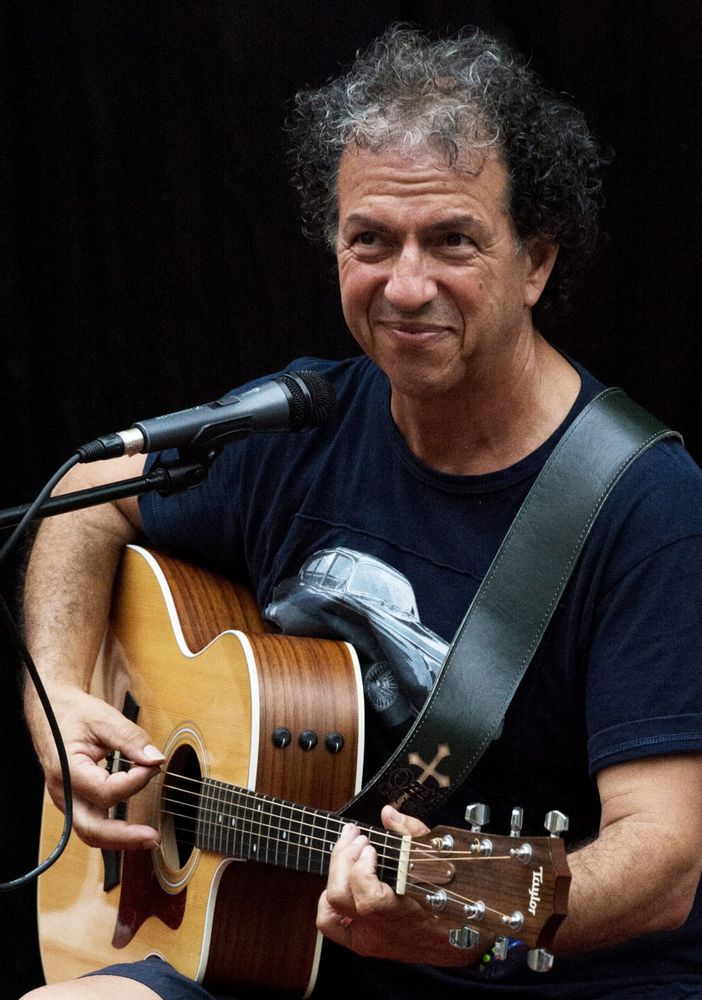 Mimmo Cavallo si esibirà dal vivo a Casellette sabato 20 Luglio a “Viva la Puglia” in piazza Cays