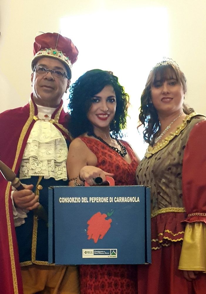 Riprende LIVE.IT in diretta dalla Fiera del Peperone di Carmagnola