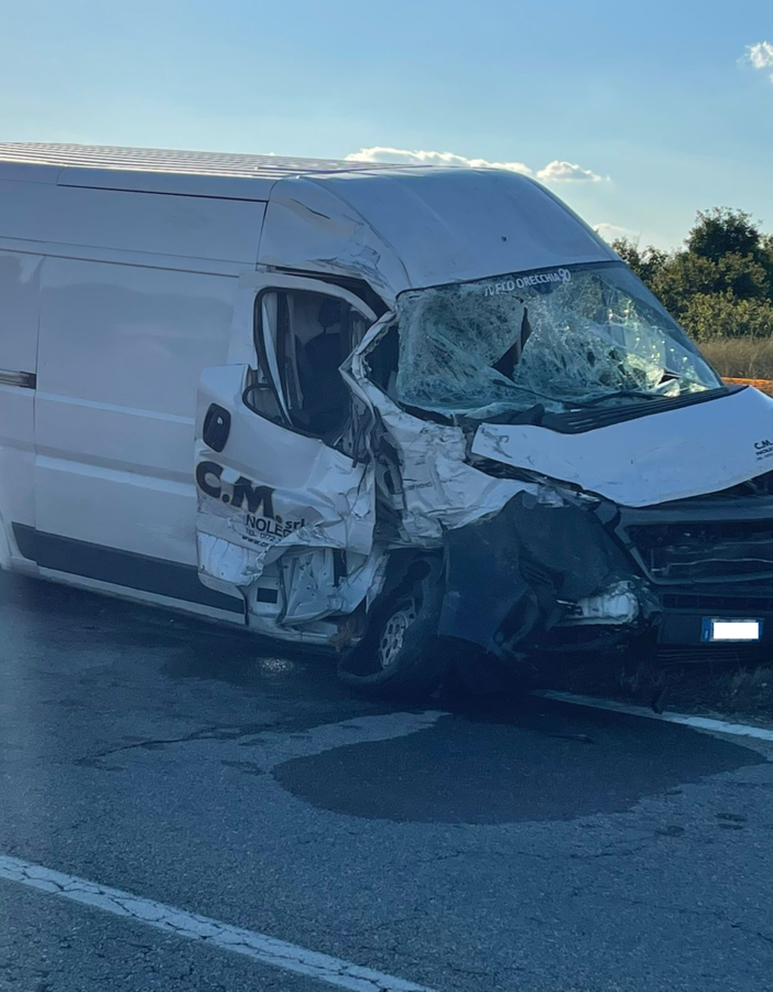 Scontro in tangenziale ad Alba: vittima un 21enne torinese che lavorava per una ditta di Settimo