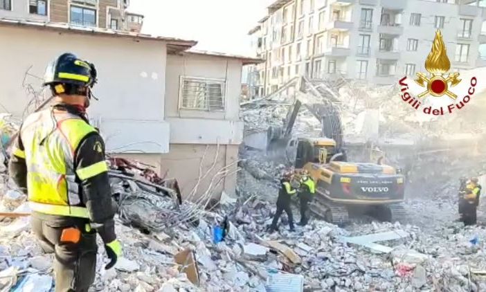 I vigili del fuoco contro il rischio invisibile dell’amianto