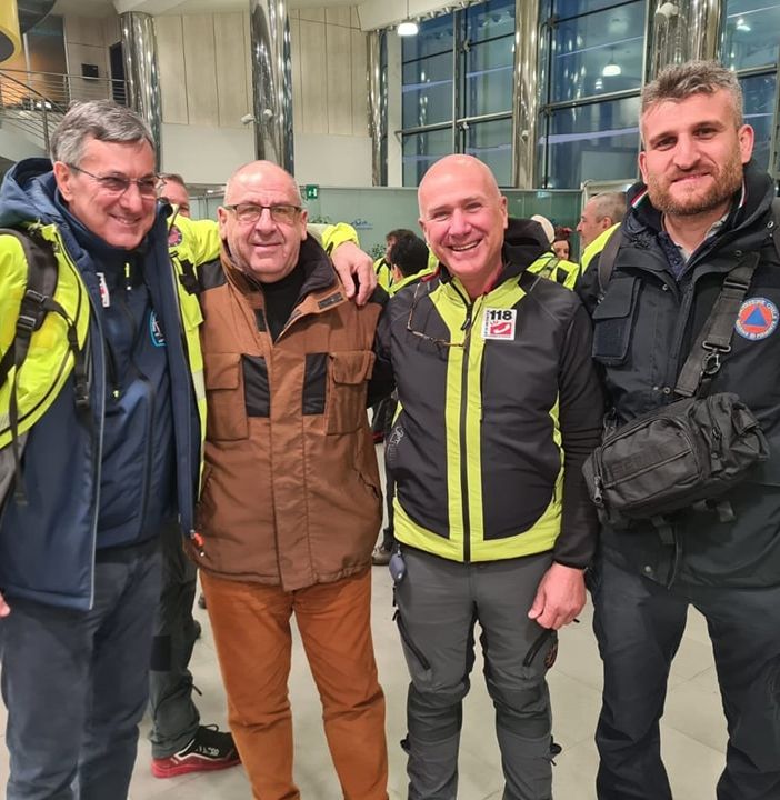 Nella foto da sinistra l'assessore regionale alla Sanità Luigi Icardi, il consigliere regionale Gianluca Gavazza, il responsabile Maxiemergenza Regione Piemonte Mario Raviolo e il vicesindaco della Città di Crescentino Luca Lifredi.