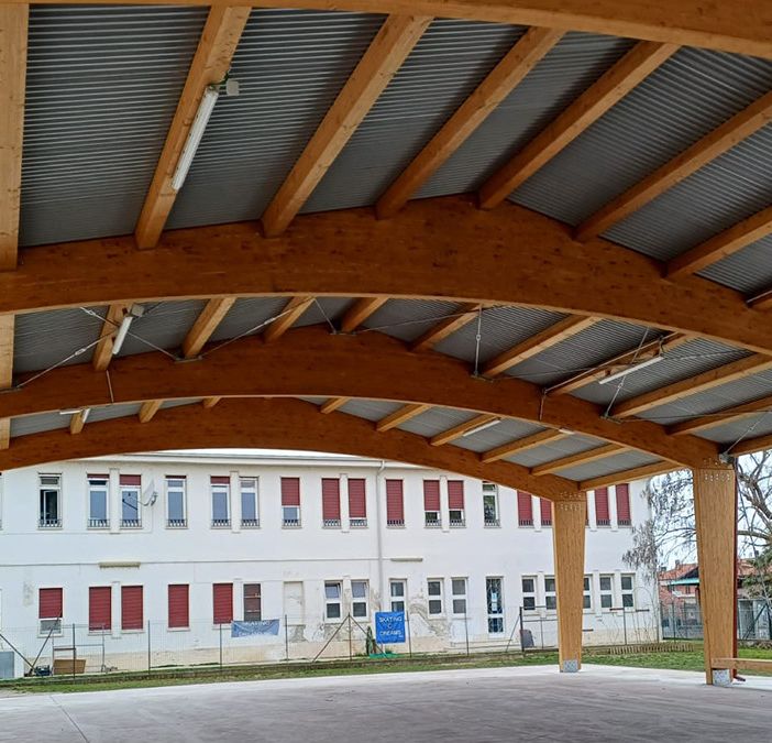 Volpiano, quasi ultimata la copertura del campo esterno alla scuola &quot;Ghirotti&quot;
