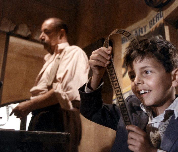 una scena di Nuovo Cinema Paradiso