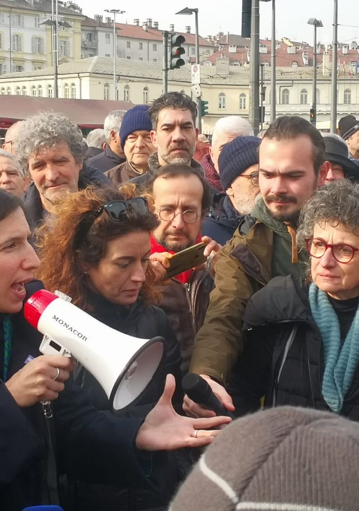 Elly Schlein all'evento di chiusura della campagna elettorale a Porta Palazzo