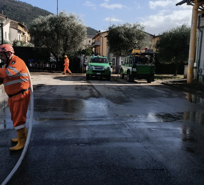 Disastro maltempo, la Protezione Civile piemontese a Montemurlo tende la mano agli alluvionati