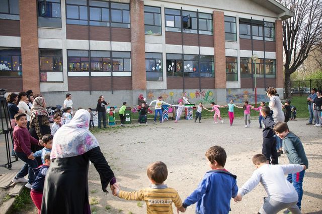 bambini che giocano