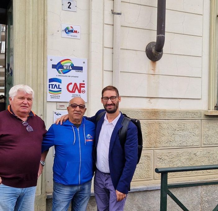Nella foto: da sinistra Daniel e Bego, Carmine Belvedere (responsabile della sede di Settimo) e Angelo Catanzaro.
