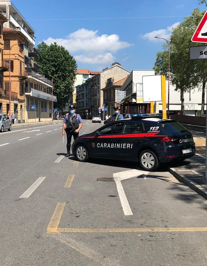 Autista di bus aggredito e picchiato ad Ivrea: scoperti e denunciati due ventenni