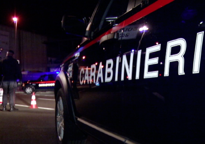 Auto cappottata a Caluso: muore sul colpo una donna di 31 anni, grave il figlio di 5
