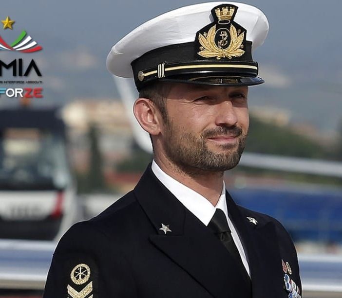 Confezionavano e vendevano la droga in casa: due italiani arrestati nel Torinese