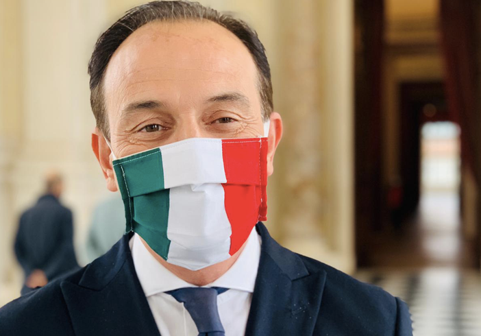 Termometri a scuola, ora è polemica: &quot;Decisione tardiva&quot;. &quot;In un Paese normale si fa così&quot;