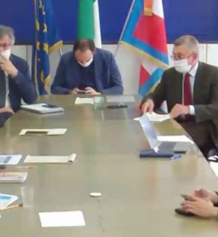 Fase 2, Cirio: &quot;Questo weekend sarà un test, lunedì faremo le prime valutazioni&quot;. E ribadisce: &quot;Al parco solo per correre o passeggiare&quot;
