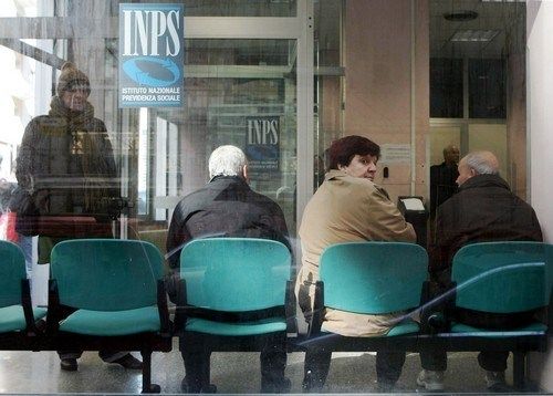 Coronavirus, per evitare assembramenti le pensioni saranno pagate in più giorni