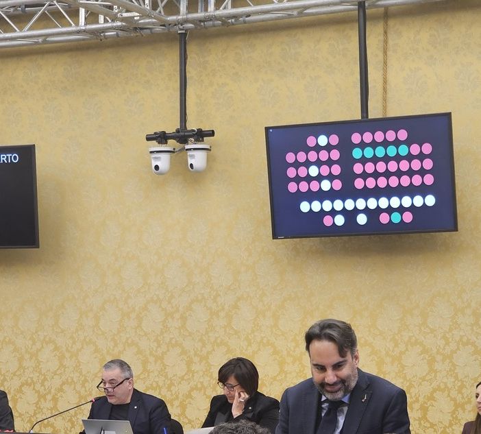 Bocciate in maniera compatta da Fratelli d’Italia, Forza Italia e i Civici i tre emendamenti della Lega
