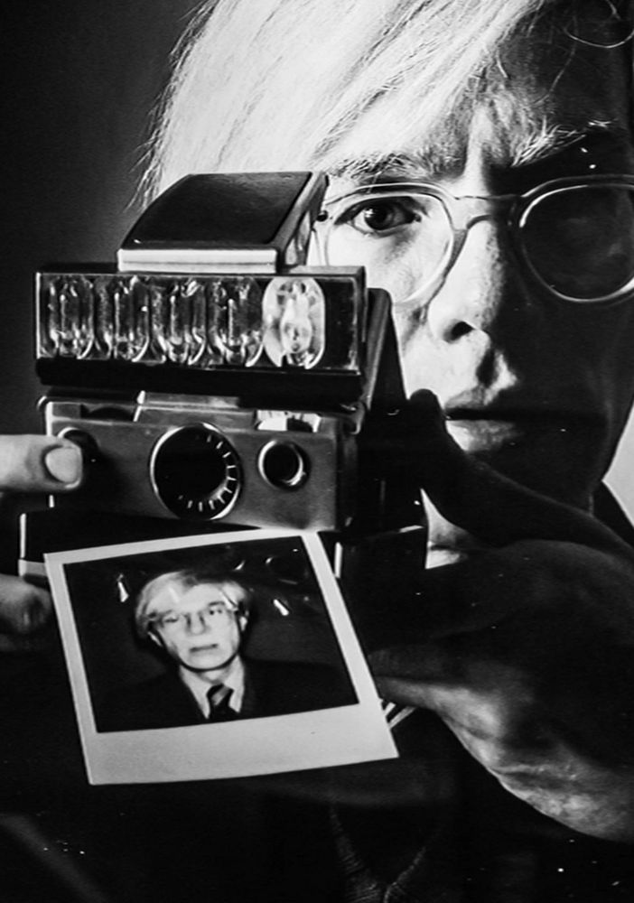 Andy Warhol in uno scatto di Oliviero Toscani