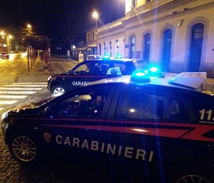Incendio in un'abitazione a Lanzo, 70enne salvato da Carabinieri fuori servizio