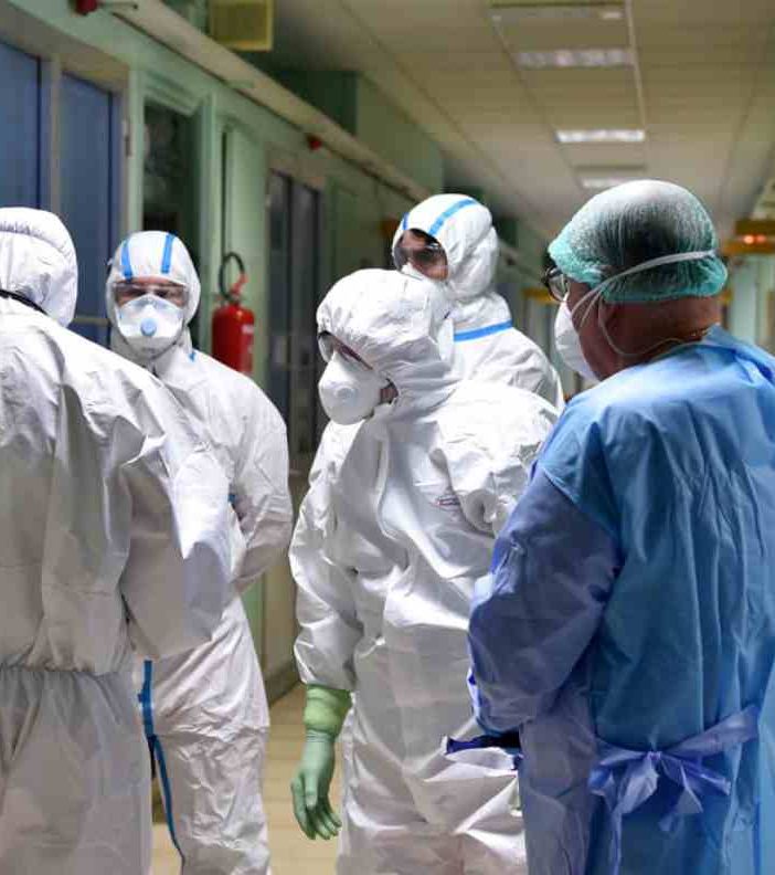 Medici bardati covid-19