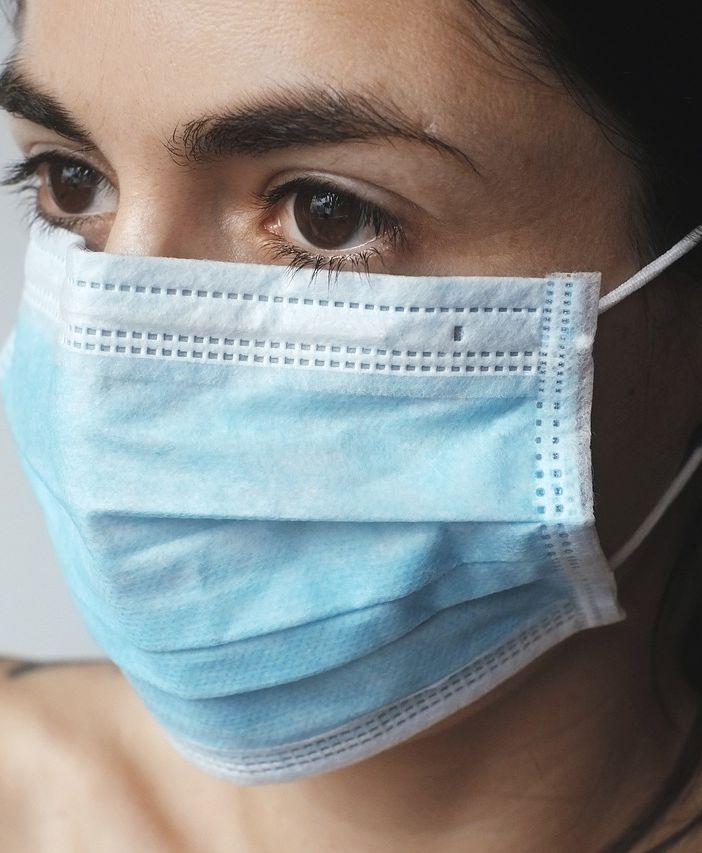 Covid: lieve aumento dei nuovi casi, ma restano invariate le terapie intensive e scende il numero dei ricoverati