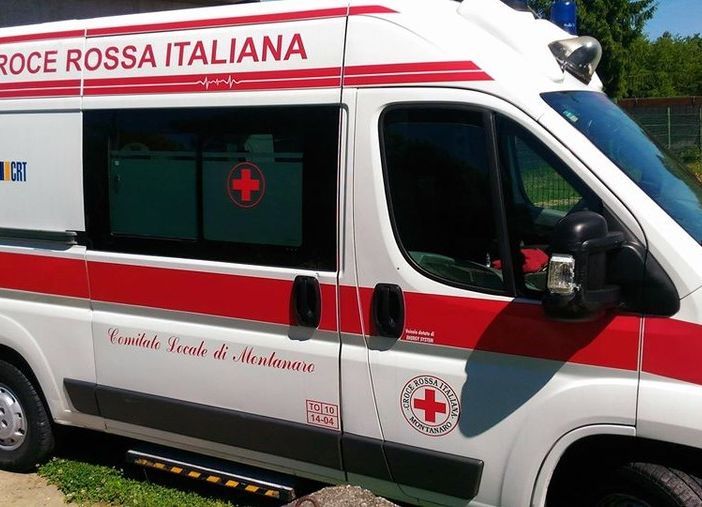 ambulanza della croce rossa - foto di repertorio
