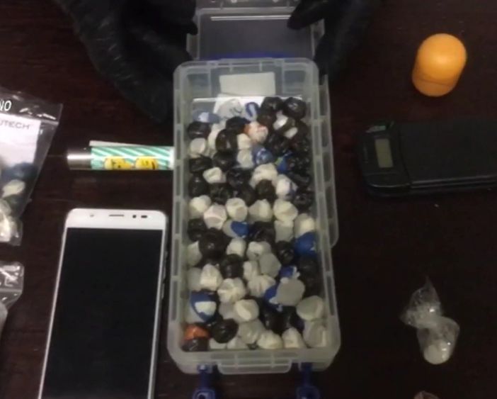 Cocaina nascosta tra la biancheria sporca del ristorante e negli slip: carabinieri arrestano due pusher