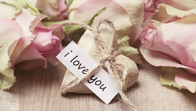 Pilastro della famiglia, ieri come oggi. Tanti auguri, Mamma