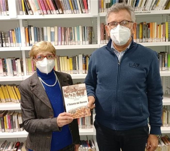 Il libro del professore di Ravanusa in biblioteca a Chivasso