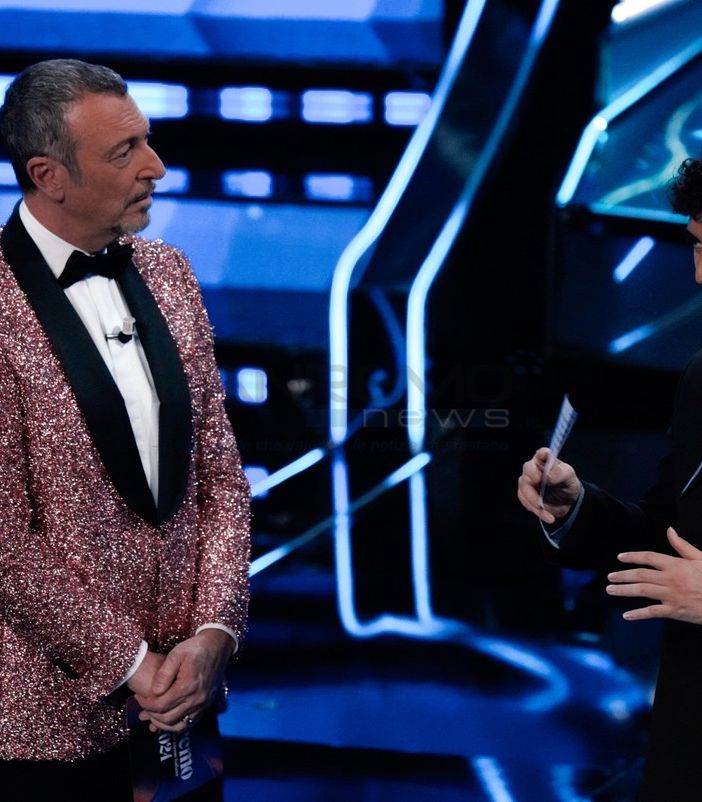 Pecco Bagnaia, il pilota di Chivasso sul palco del Festival di Sanremo: &quot;La musica parte del mio mondo&quot;
