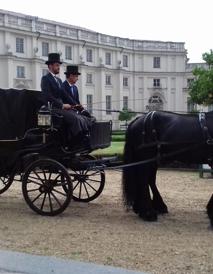Da La Bella e la Bestia a Lidia Poët: The Coachman porta le carrozze d'epoca sui set del Piemonte