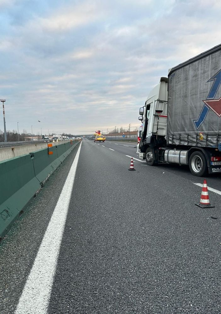 Incidente in autostrada tra due mezzi pesanti