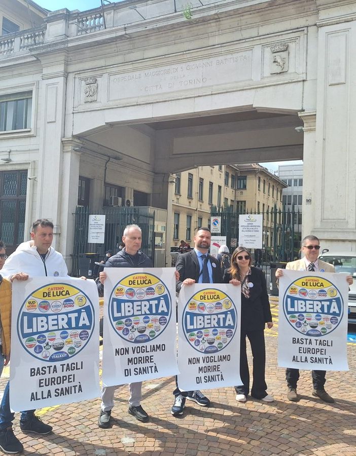 Sit in del partito Libertà davanti alle Molinette: &quot;Troppe risorse sprecate in questi anni&quot; [VIDEO]