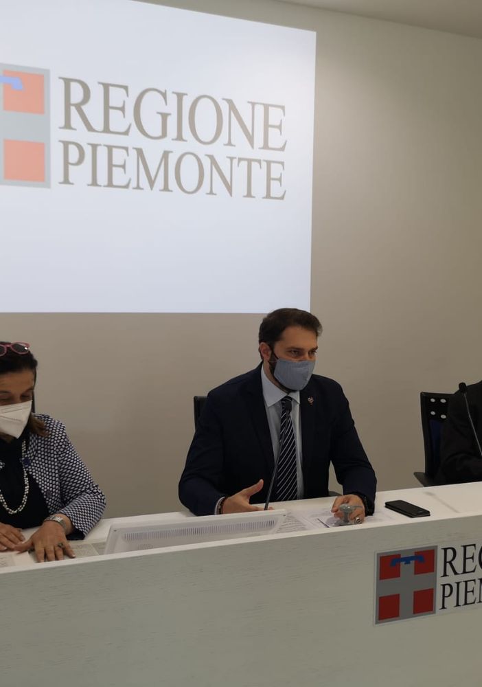 Al centro l'assessore Maurizio Marrone