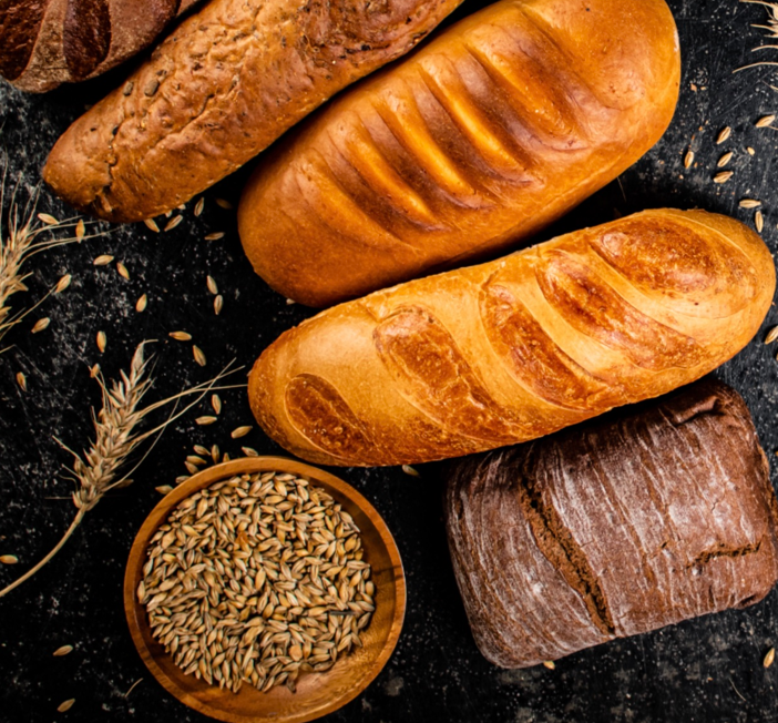 Tanti tipi di pane sul tavolo