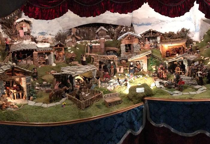 La Regione scrive ai presidi del Piemonte: &quot;Promuovete presepe e canti natalizi nella scuole&quot; (VIDEO)