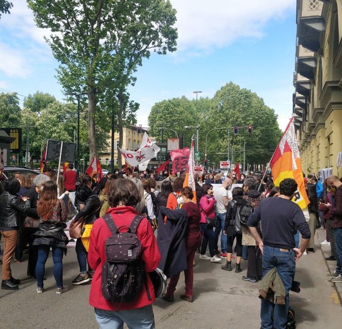 Immagine di repertorio di una manifestazione organizzata dalla Scuol Scuola