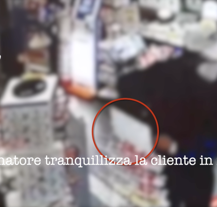 Il “rapinatore gentiluomo” tranquillizza i clienti prima dei colpi ma non sfugge ai carabinieri e viene arrestato Il “rapinatore gentiluomo” tranquillizza i clienti prima dei colpi ma non sfugge ai carabinieri e viene arrestato