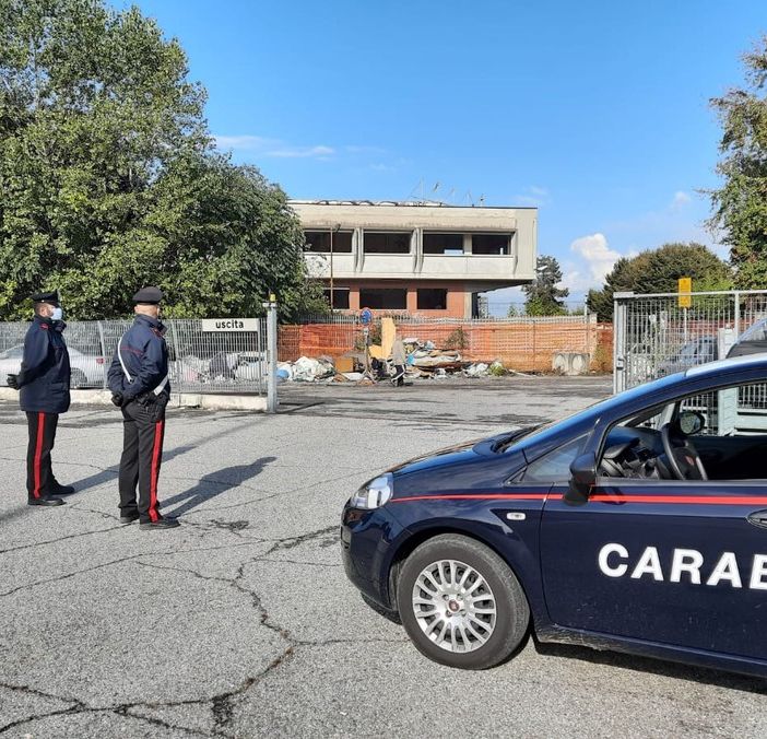Rave party a Settimo, partecipanti senza distanziamento né mascherine: intervengono i carabinieri